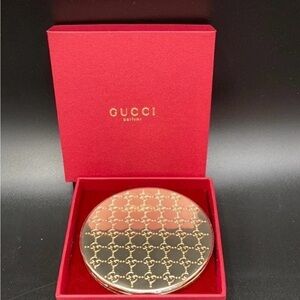 ELEGANT GUCCI GOLD GG EMBOSSED COMPACT MIRROR!